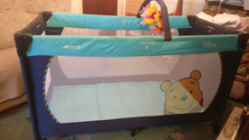 hauck minnie mouse travel cot